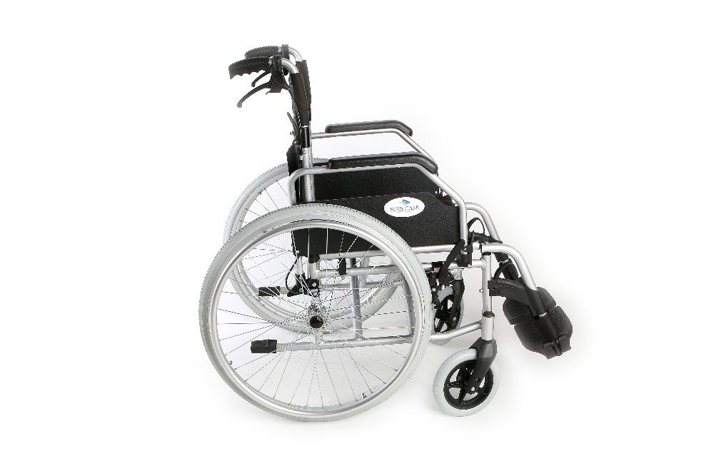 Cadeira de Rodas em Alumínio com Travão de Cuidador