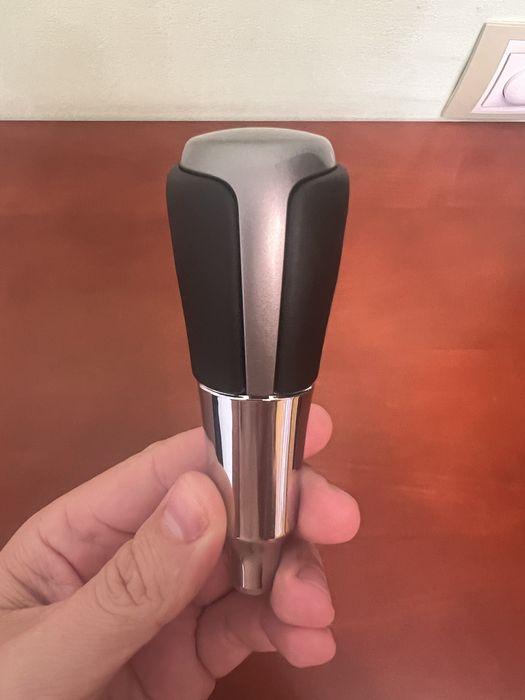 Оригінальна шкіряна ручка КПП Toyota RAV4 xa40 2013-2018