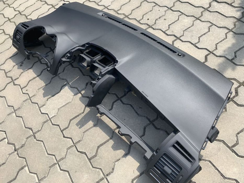 Перетяжка компонентов салона авто