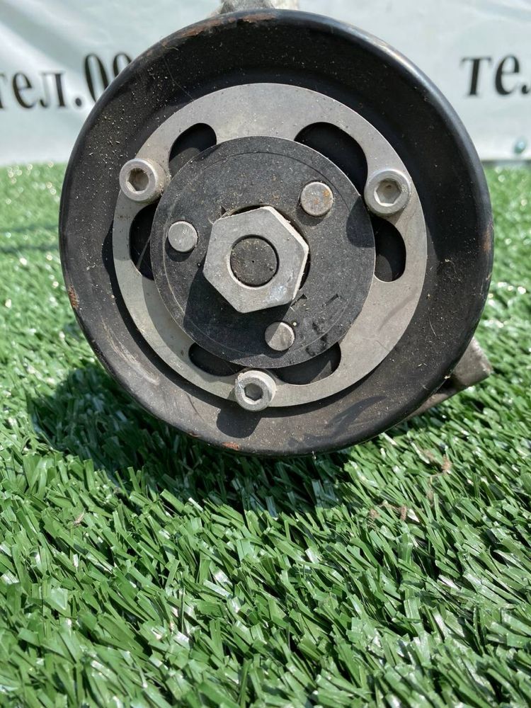 Компресор кондиціонера VW 5Q0820803F