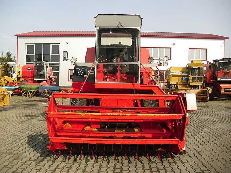 Зерноуборочный комбайн Massey Ferguson 330