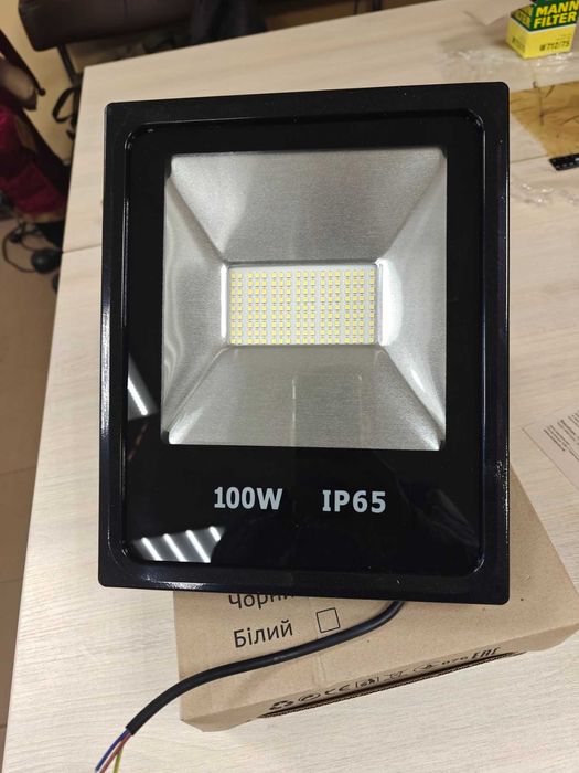 Світлодіодний прожектор Ecostrum 100W IP65 8000Lum чорний