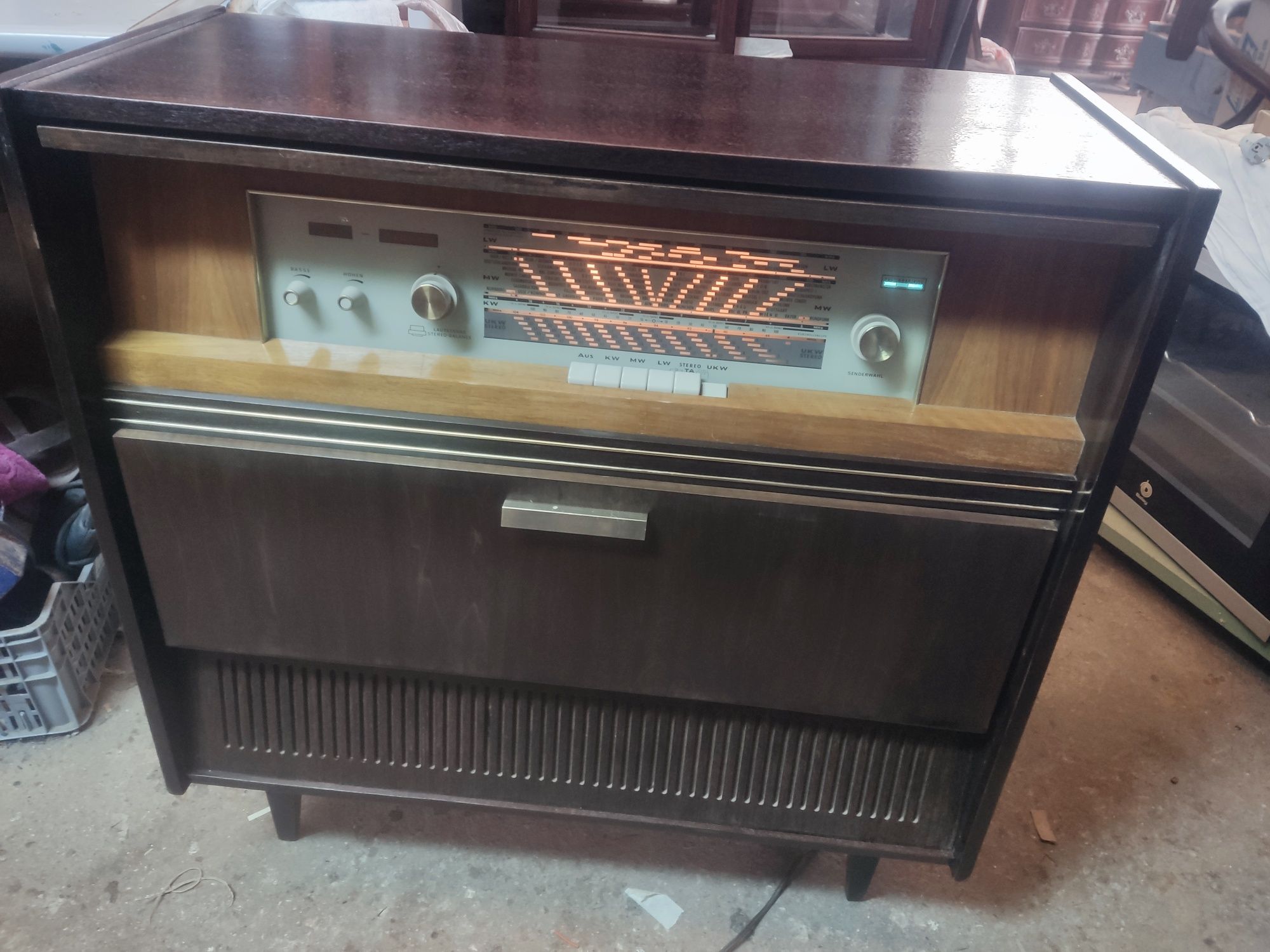 Rádio a vavulas a funcionar
