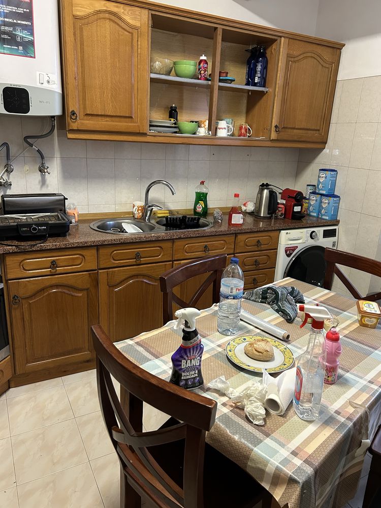Limpeza casa ,  escritorio , Alojamento , escadas.