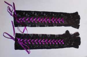 Długie koronkowe rękawiczki z fioletowymi tasiemkami - gothic, vintage