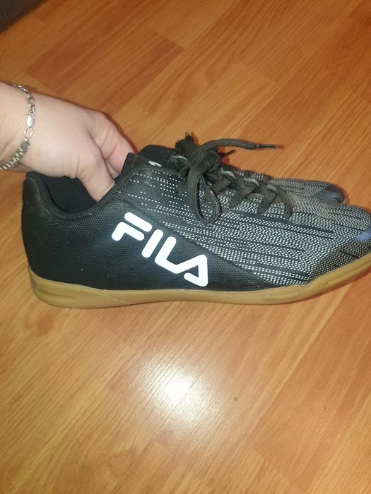 Кросівки Nike, футзалки FILA