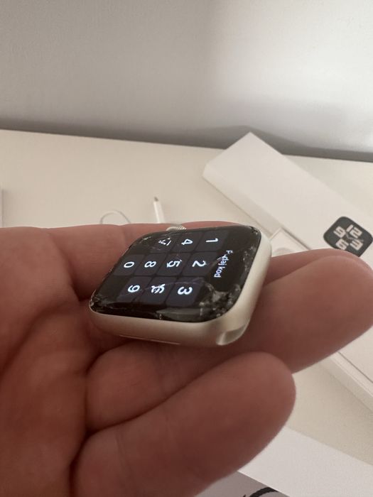 Apple Watch SE 40mm cellular USZKODZONY