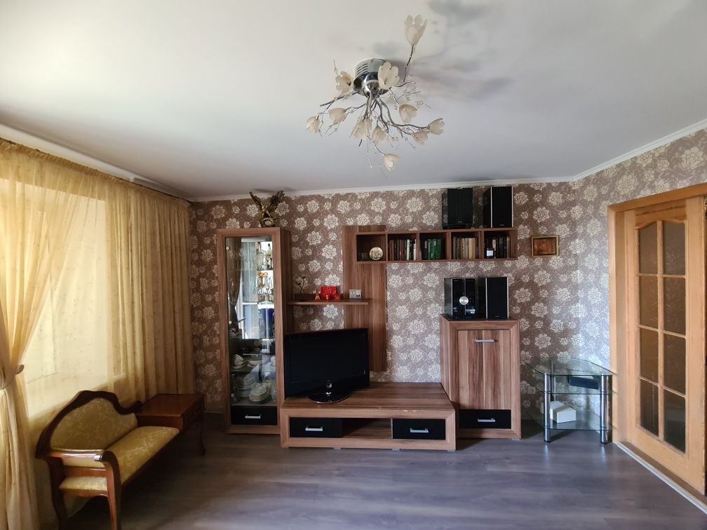 Продам 3-х комнатную квартиру в Центре города. (ЧЕШКА)