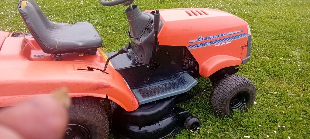 Tractor corta relva 16cv hiscuvarna com cesto