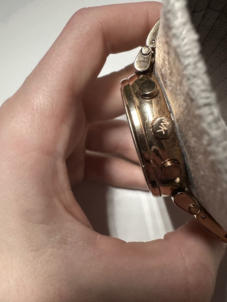 Оригінальний наручний золотий годинник Michael Kors