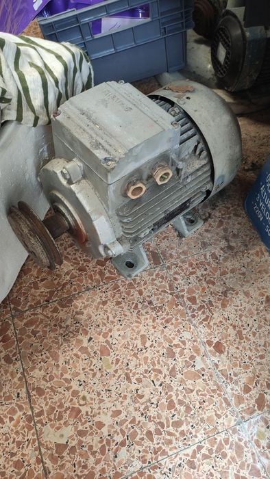 Motor de correia para ventilação