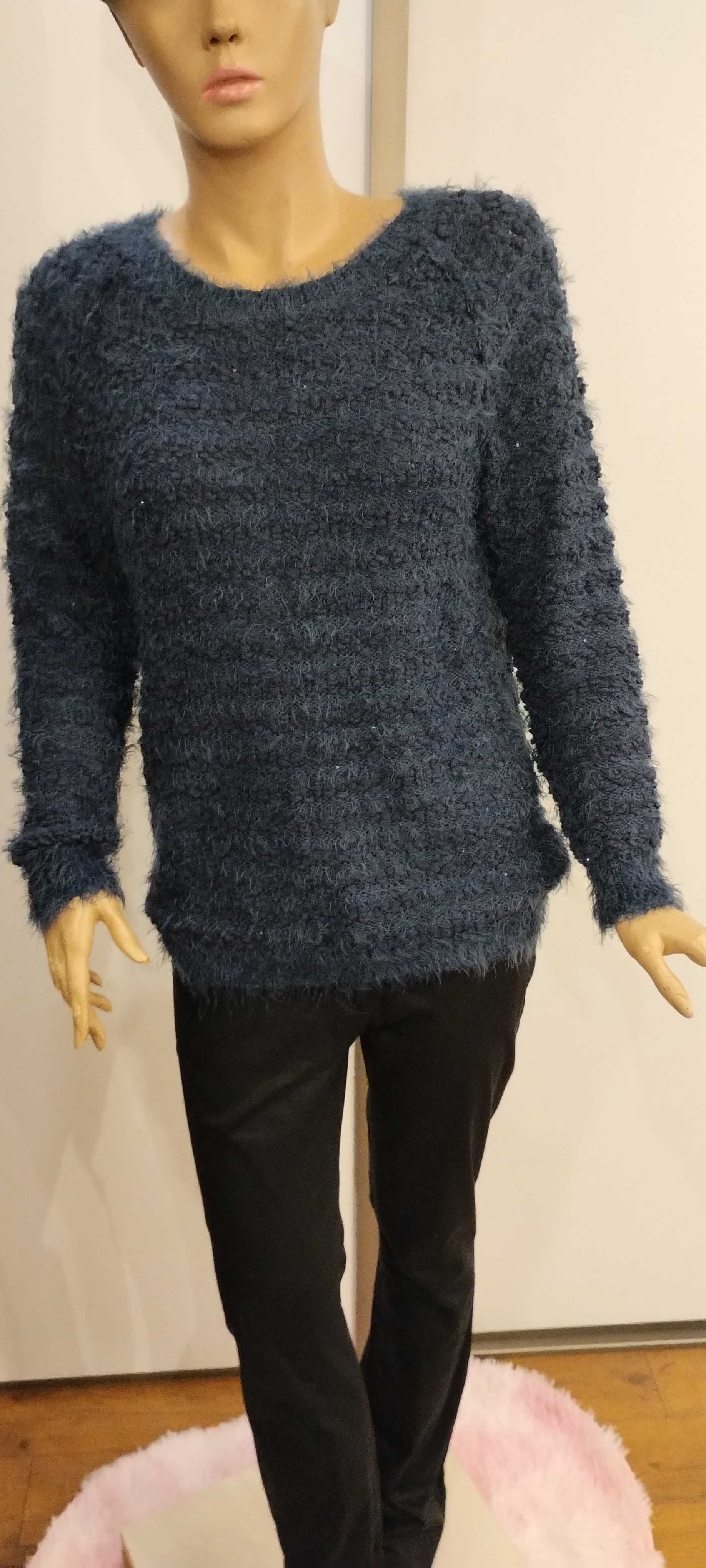 Sweterek z mieniącą się nitką S/M