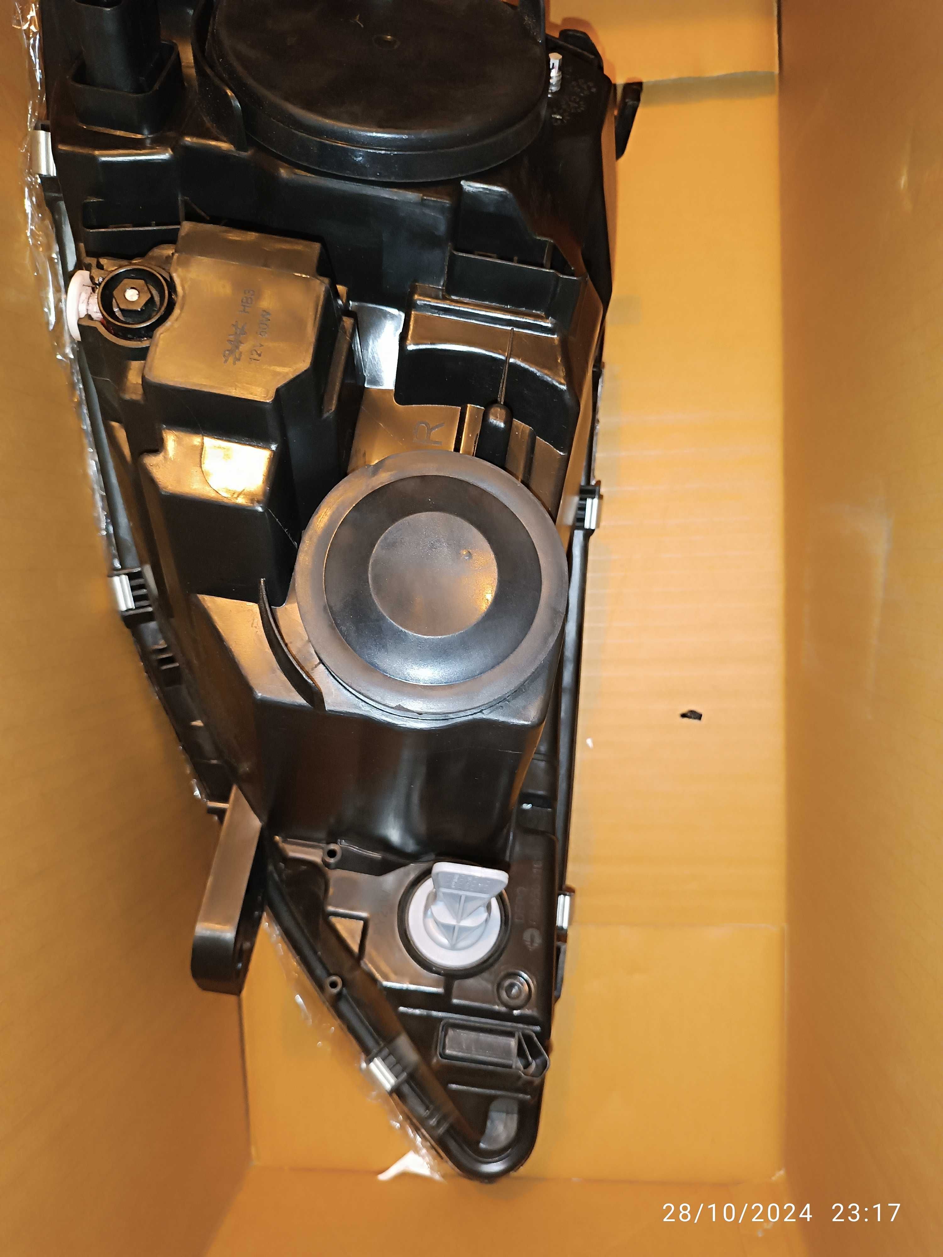 Farol principal lado direito Peugeot 308