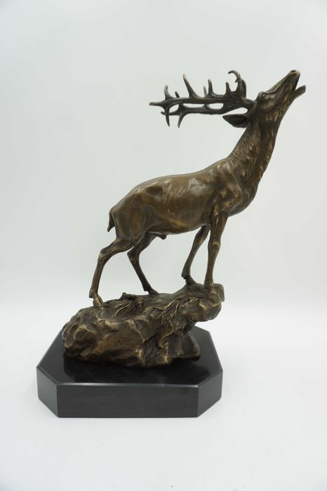 FIGURA z brązu ryczący jeleń-prezent dla myśliwego