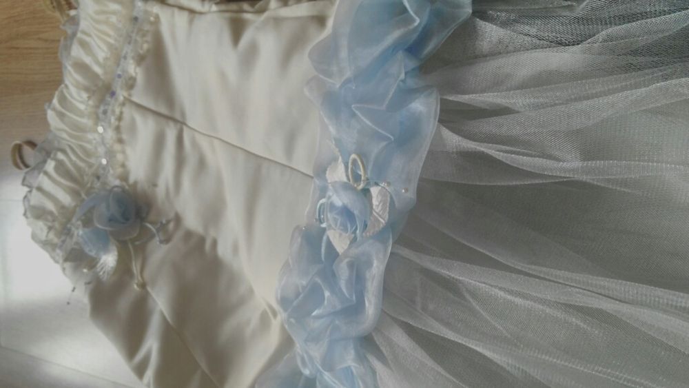 Дитяча святкова ніжна сукня