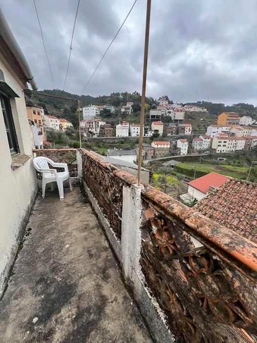 Moradia T6 Vila de Xisto 3 amplas varandas