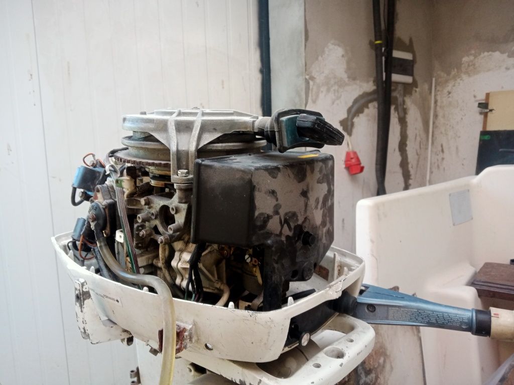 Silnik zaburtowy Johnson Evinrude 25 HP 2T plus manetka