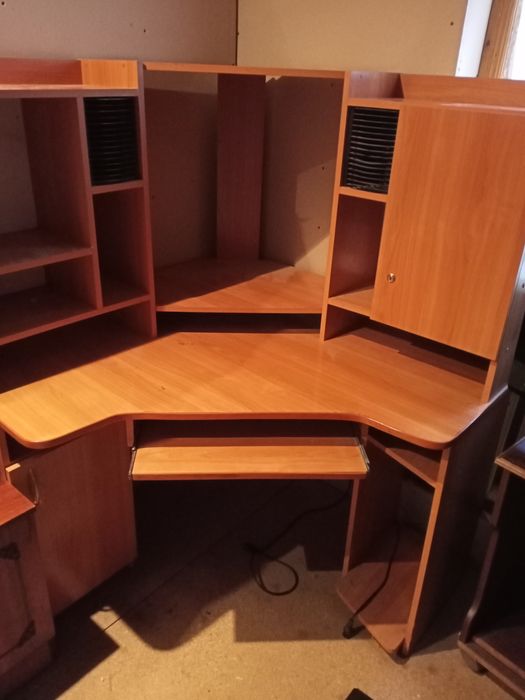 Компьютерный стол