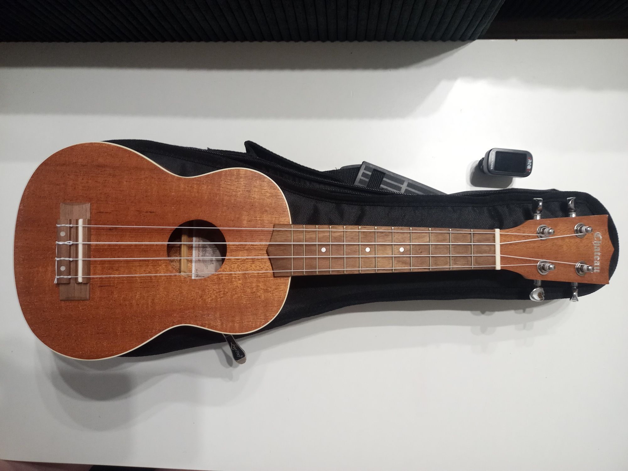 Instrument ukulele