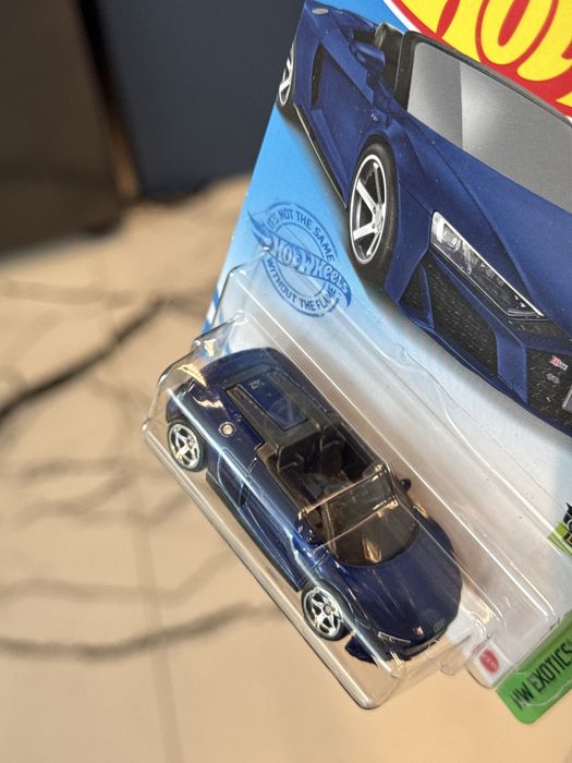 Hot Wheels STH 2019 Audi R8 Spyder V10 Super treasure hunt protektor