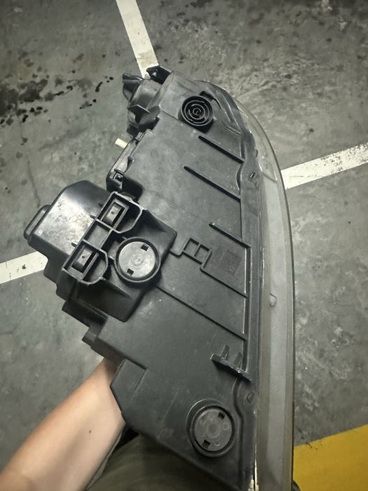 Otica Bmw E91 com suporte partido