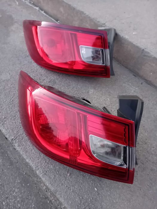 Farolim esquerdo painel Renault Clio 4