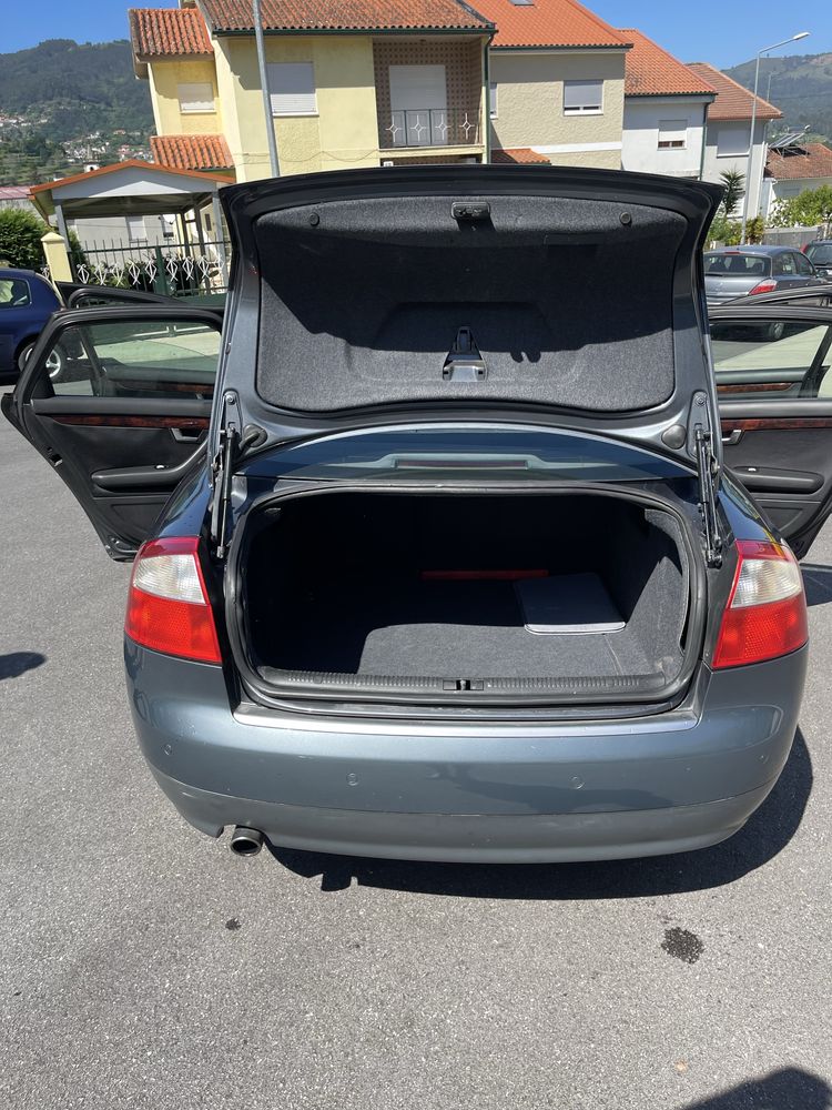 Audi a4 1.6 gasolina sin ningun problema el carro esta a circular