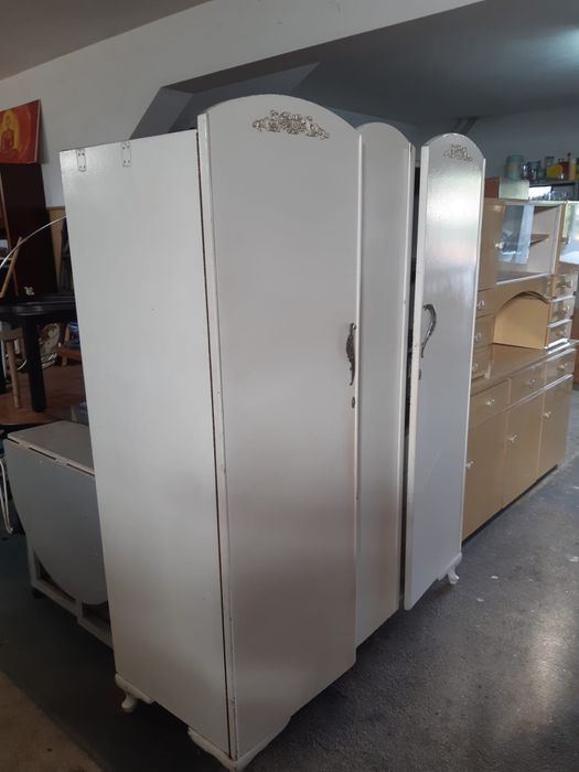 Roupeiro madeira lacada