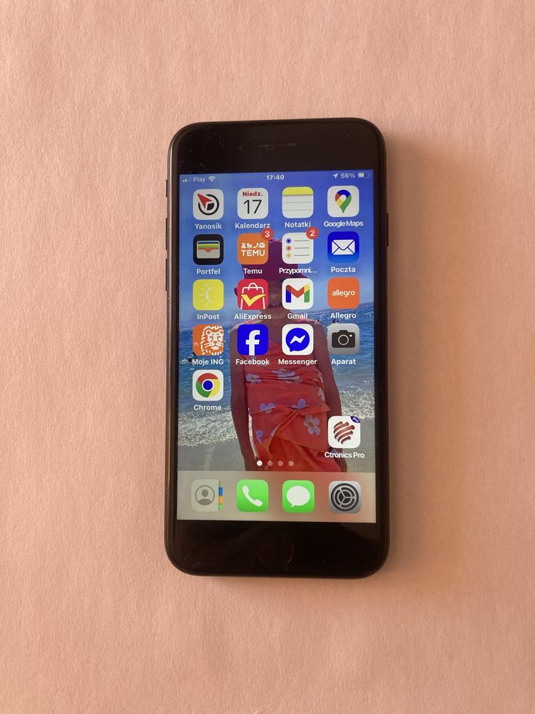 Iphone se 2020 do sprzedania.