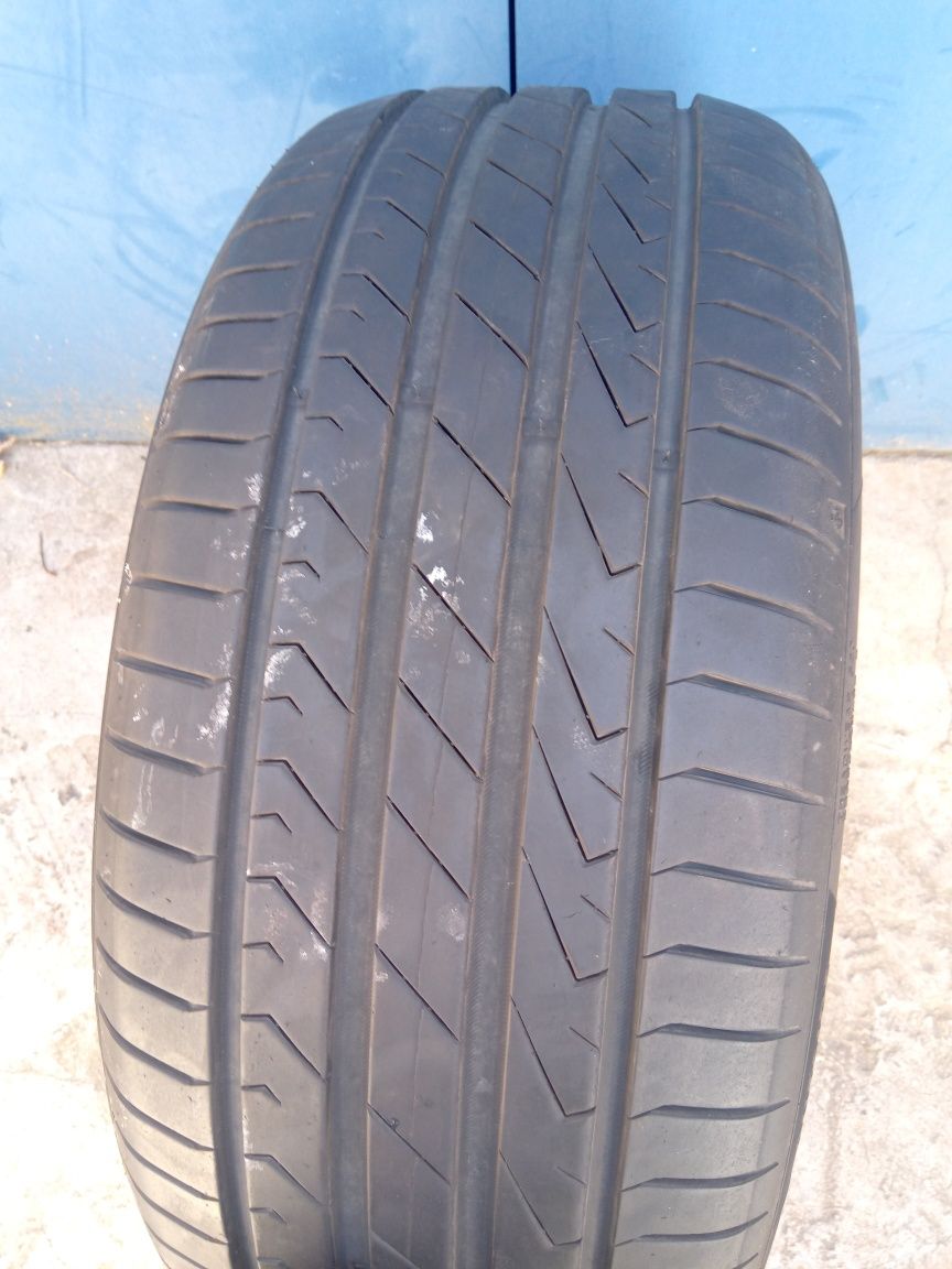 Vendo pneus 215/50/17.