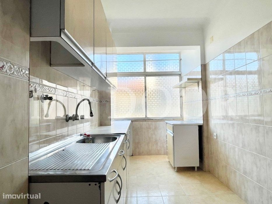 Apartamento T2 p/ ARRENDAR - Moscavide - Boas Áreas - Muita Luz - 3...