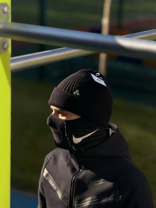 Nike Snood.