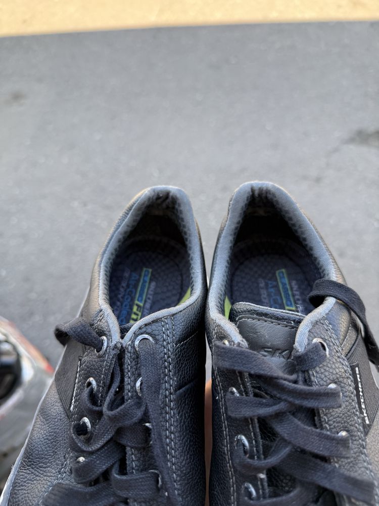 Skechers кроссовки оригинал 43 размер черные кожаные