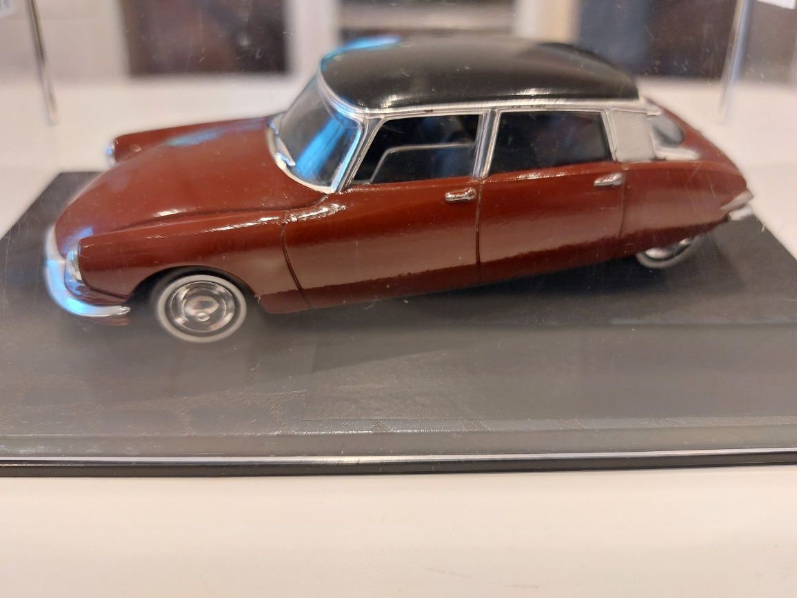 Solido Citroen DS19 [1/43]
Solido Renault Dauphine  [1/43]