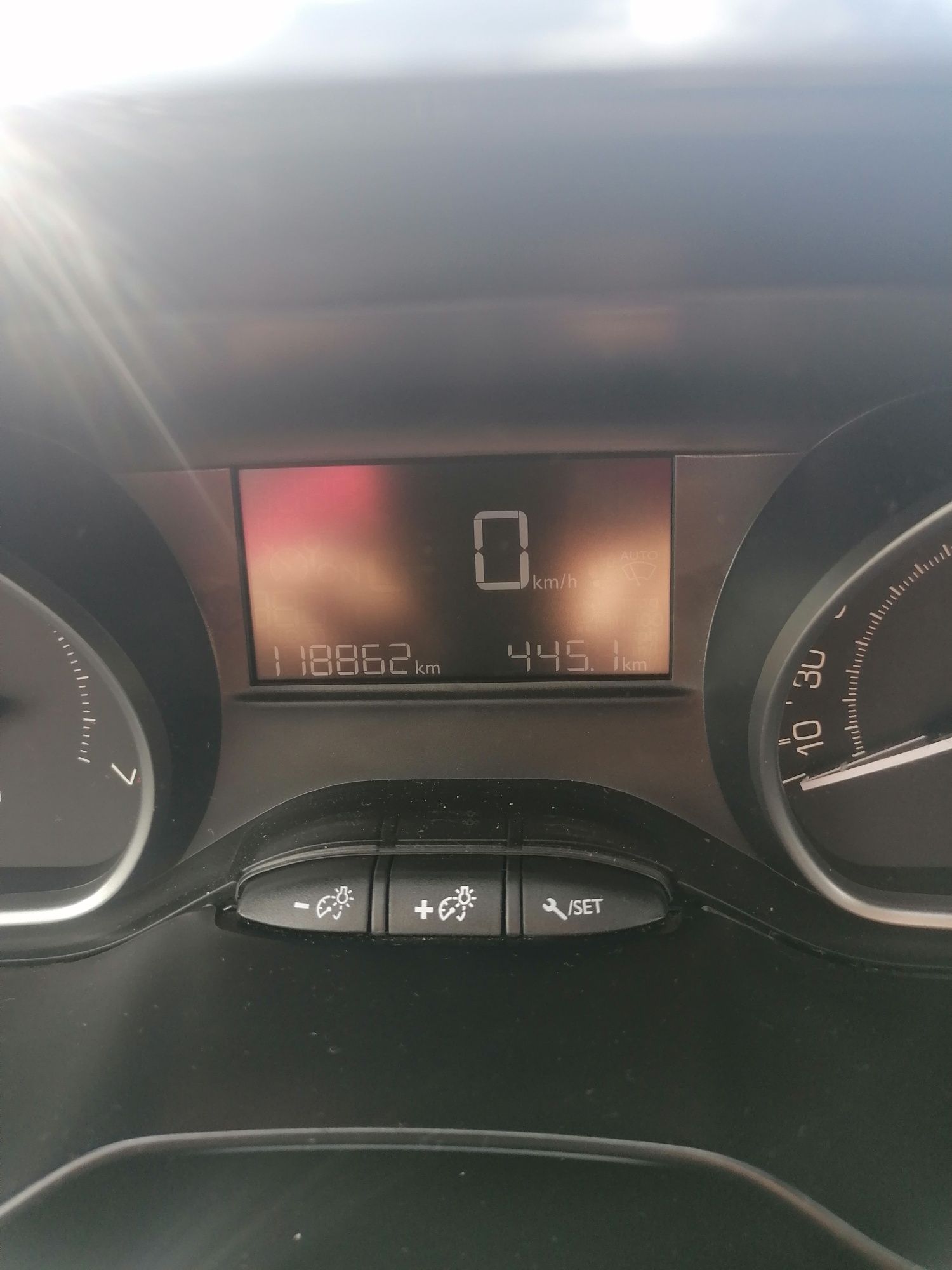 Peugeot 208 style gasolina particular com 118000 km