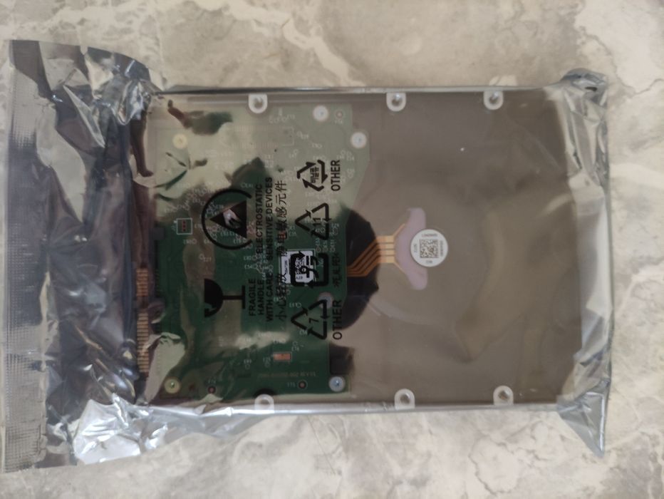 Жорсткий диск WD Blue 8 TB WD80EAAZ sata3 cmr