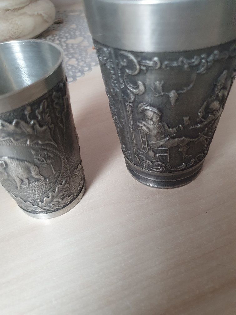 Starocie dzbanki talerz ,jeden dzbanek z krystrzalem