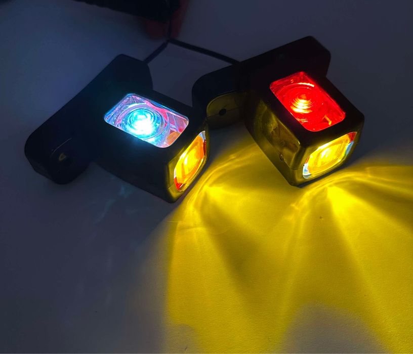 Lampy obrysowe boczne led do przyczep 12-24V 8cm 3 kolory swiatla