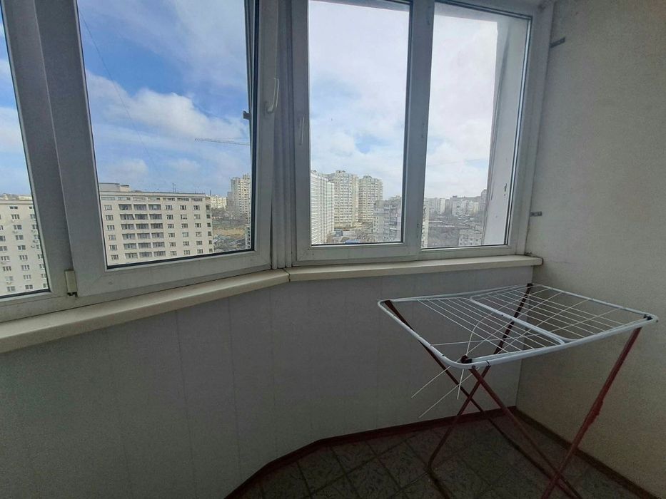 2 кімнатна. Кімнати роздільні. Сотовий проект. 3 лоджії. Загальна 54м2