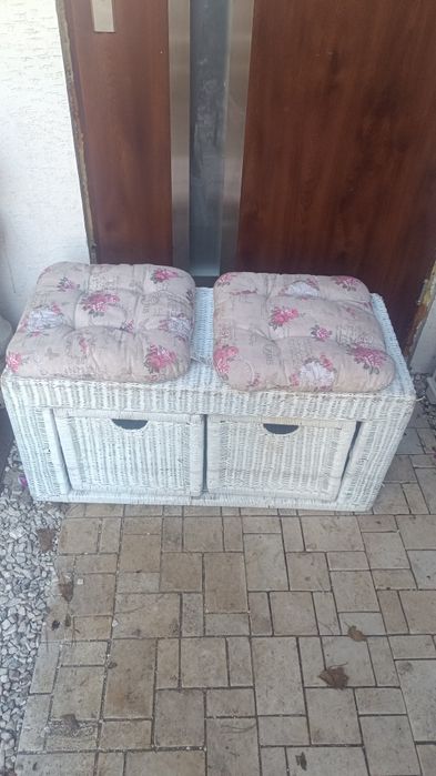 Siedzisko ,ławka z koszami z wikliny
