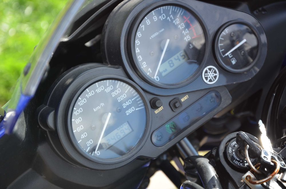 yamaha fzs600 rok 2003