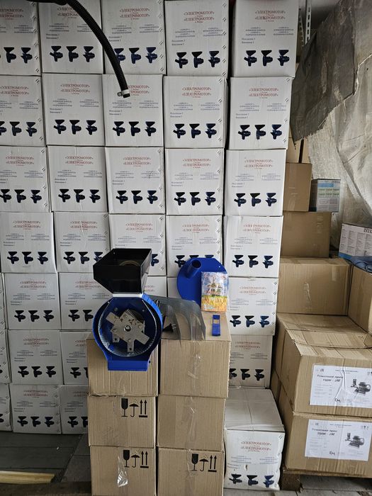 Кормоизмельчитель ЭЛИКОР-1 исполнение 3,ПОЛТАВА 2,5 кВт. Электромотор.