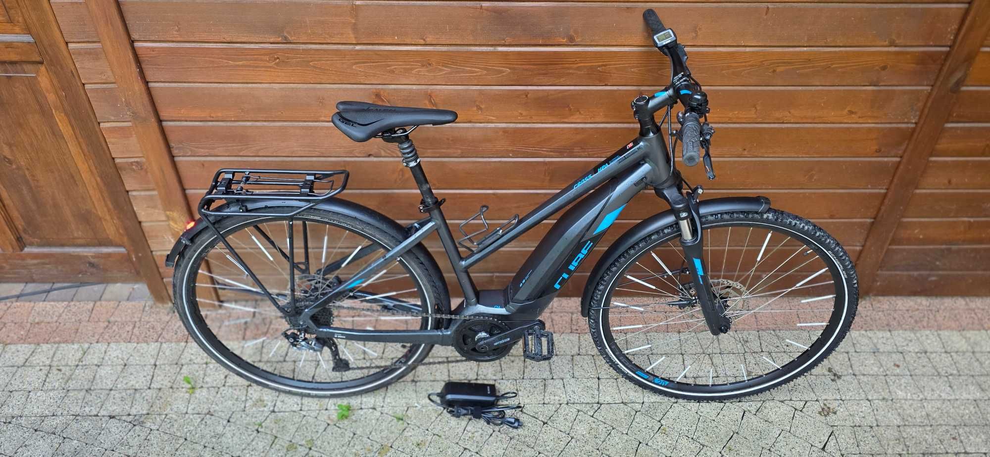 CUBE Cross trekking 28 ( M 159-179cm ) Bosch