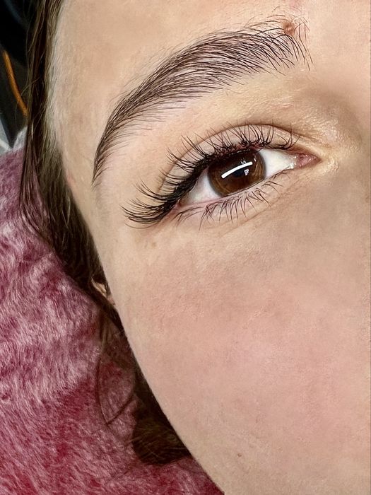 Ламінування, фарбування, корекція брів , нарощення вій