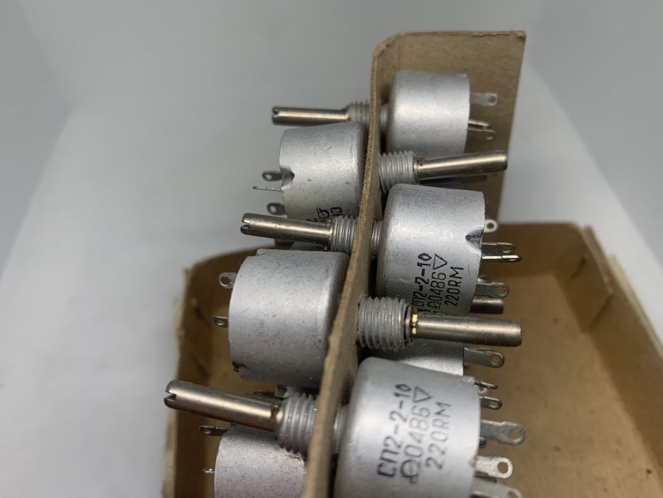 Резистори сп2-2 220ом ссср нові