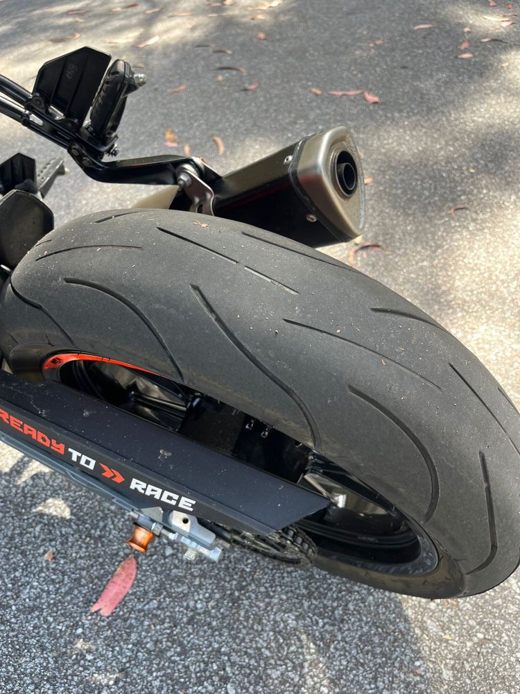 KTM DUKE 125 EXCELENTE ESTADO