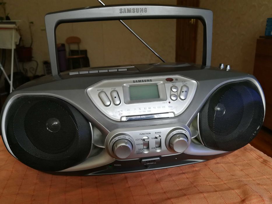 Магнітола Samsung  RCD-V530