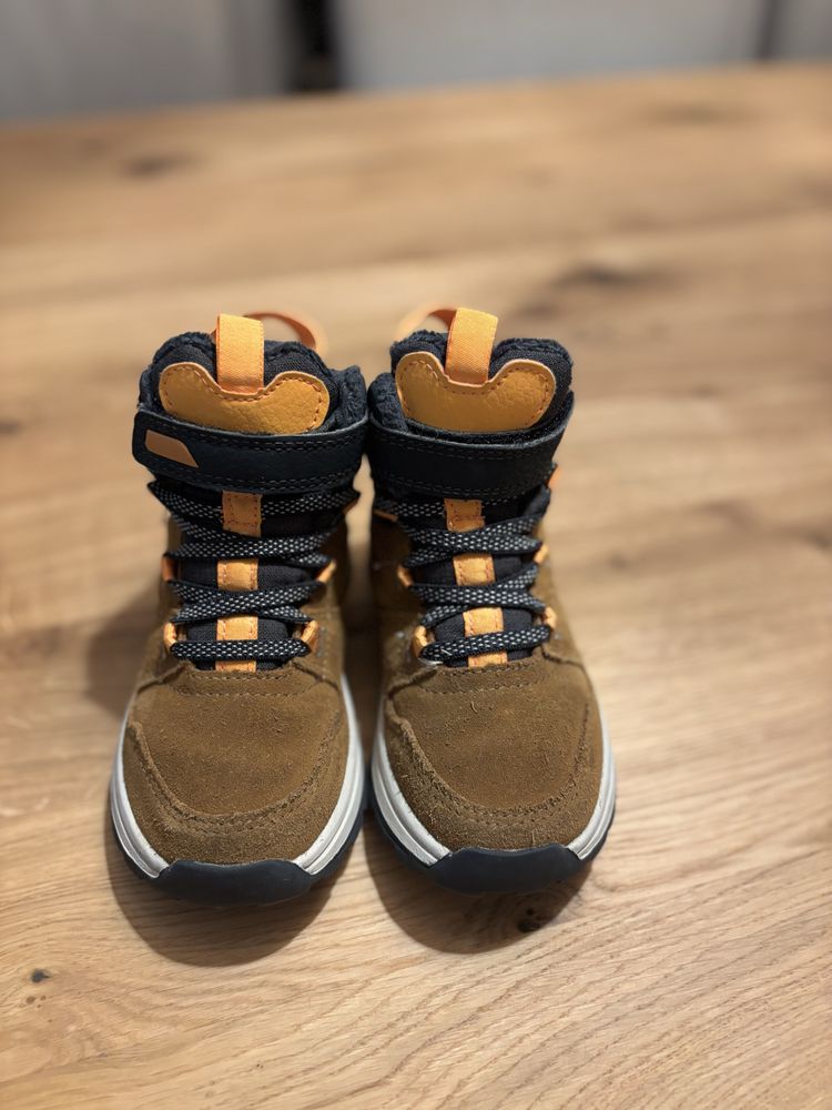 Botas waterproof QUECHUA tamanho 25