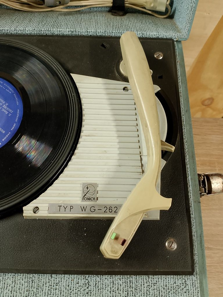 Bambino 3 Stary gramofon sprawny
