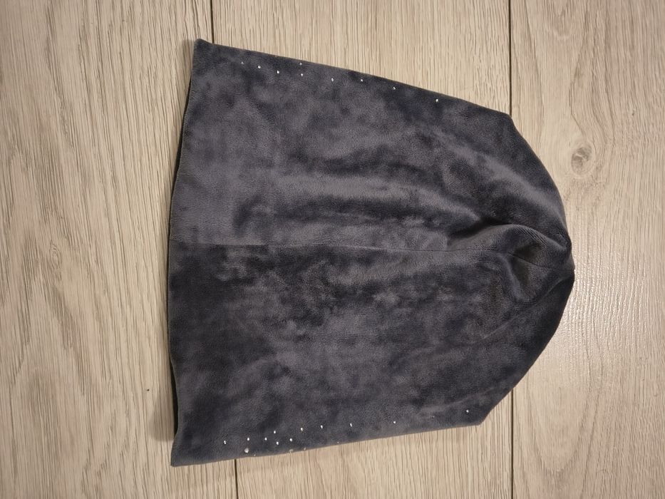 Czapka zimowa polarowa z diamencikami  oversize  jak nowa